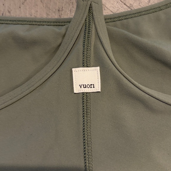 Vuori Sage Green Activewear Top - Picture 3 of 4